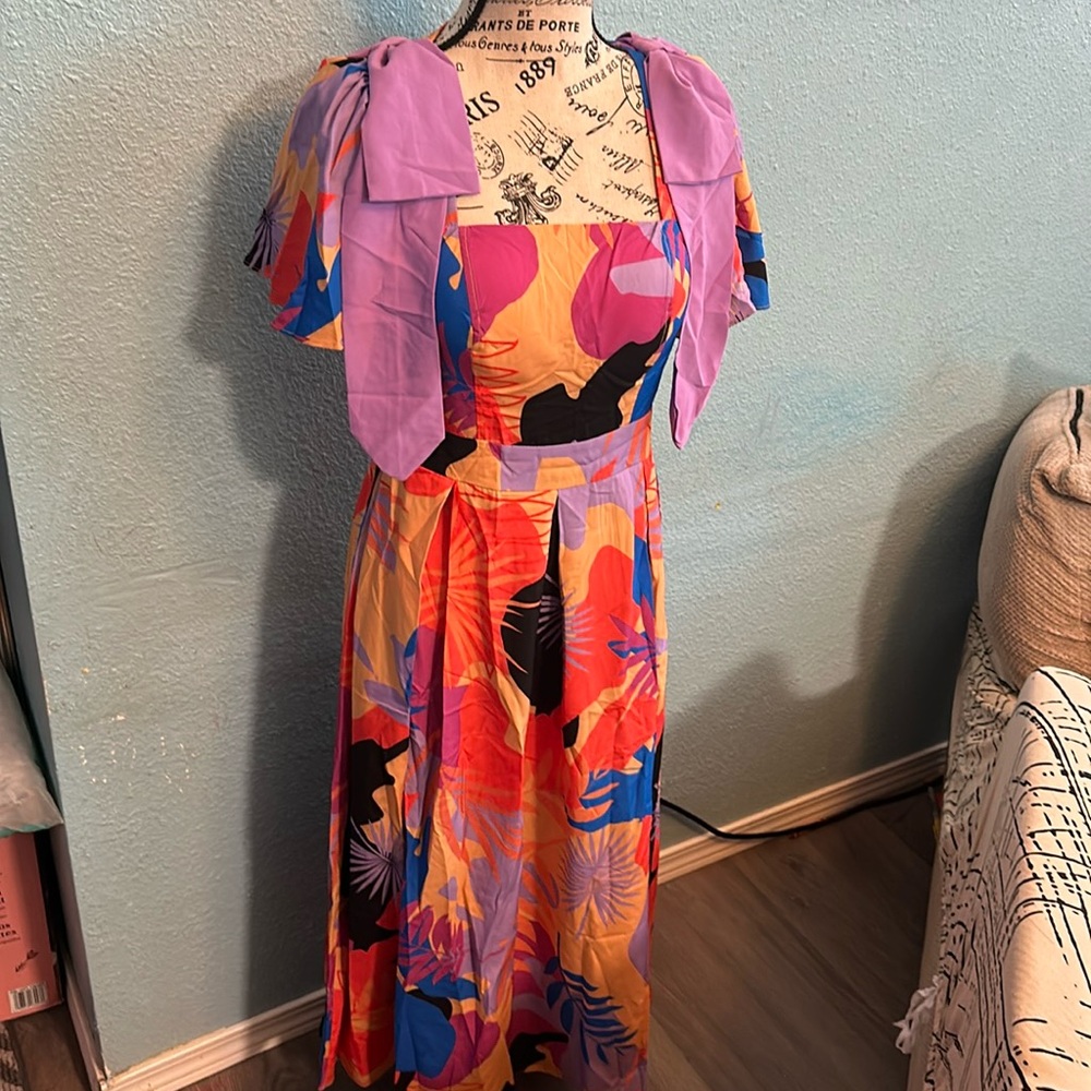 MAXI Dress!!